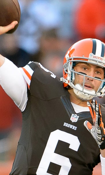 Browns struggle but beat Raiders, 23-13